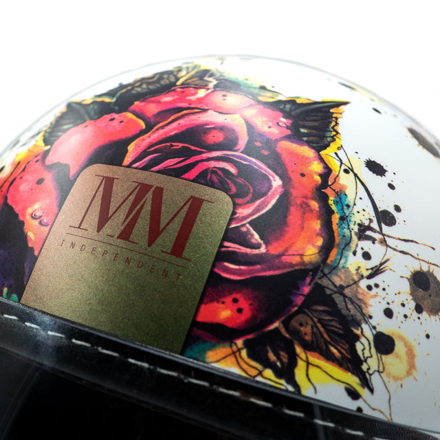Tatuagem rosa mm capacete independente