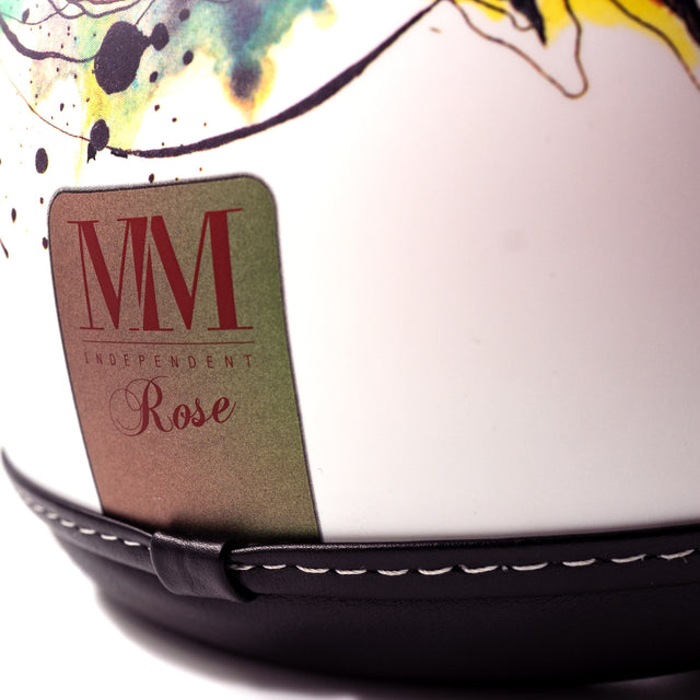 Tatuagem rosa mm capacete independente