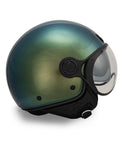 Casco jet verde cangiante con riflessi smeraldo, azzurro e oro - vista laterale con visiera abbassata